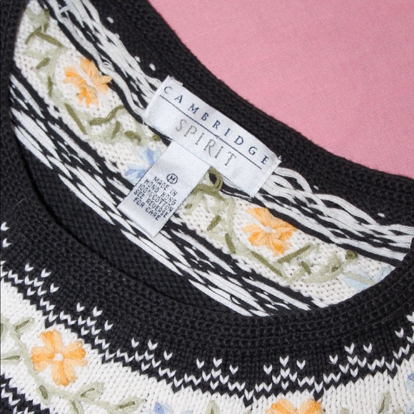 VTG 90s Black/Cream Floral Embroidered Knit Crew Neck Sweater - Medium - Picture 7 of 12